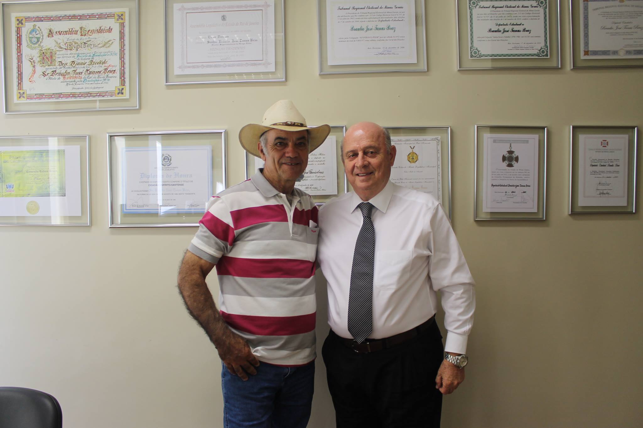 03.05.17 - Braulio Braz recebe prefeito e vice-prefeito de Mantena.jpg (177 KB)