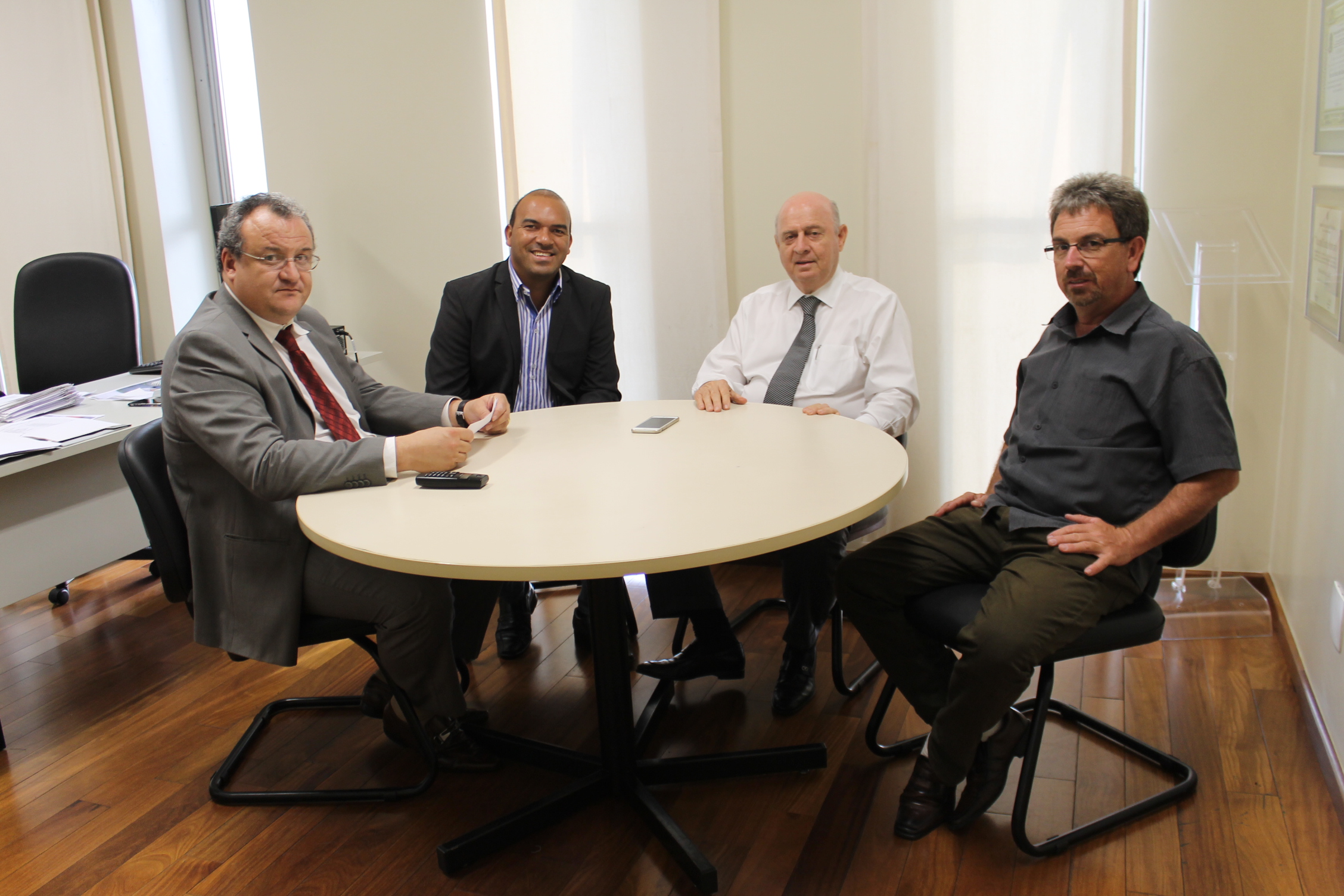 10.05.17 - Braulio Braz recebe prefeito de Cambuquira.JPG (1.07 MB)