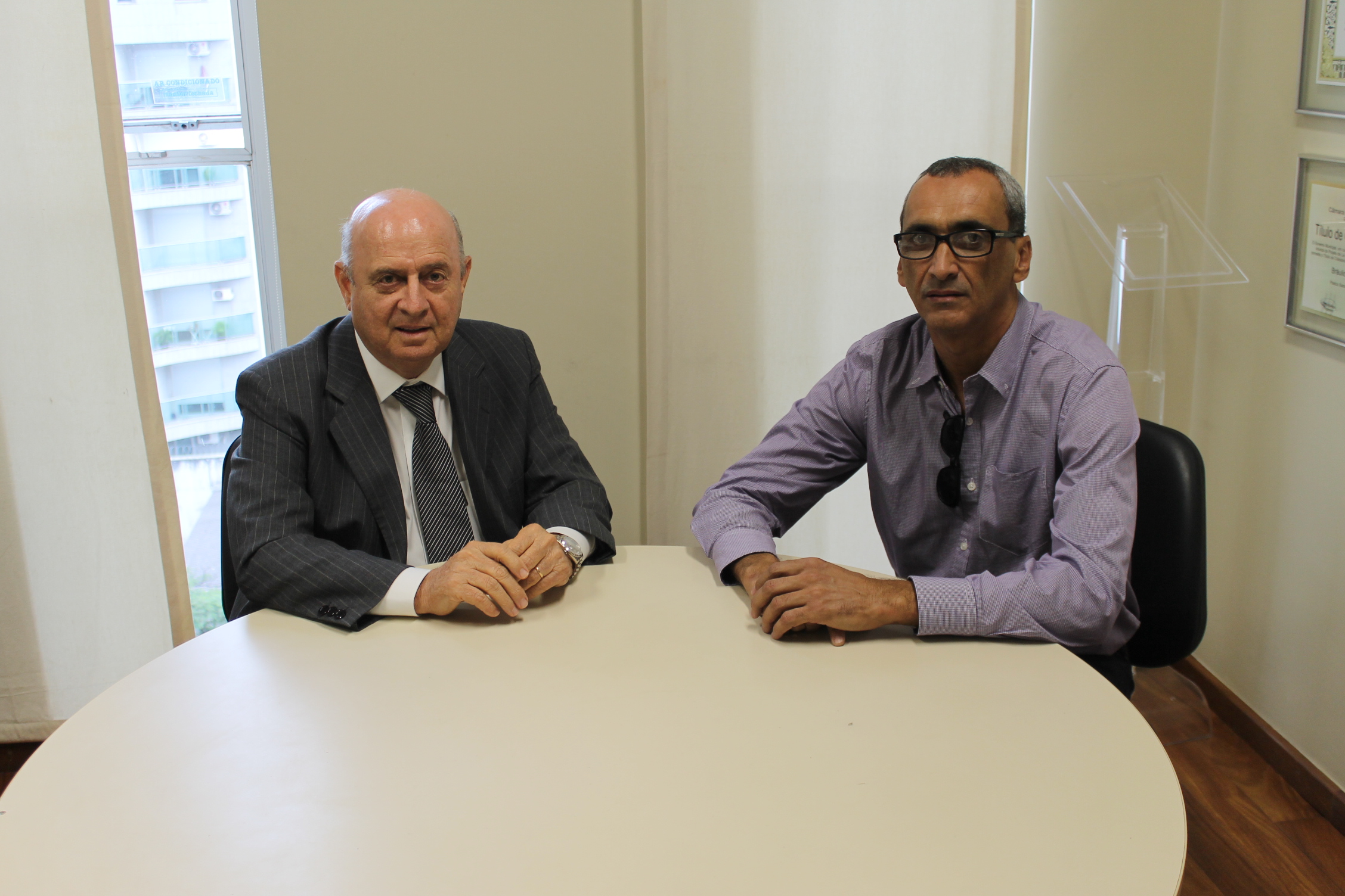 10.05.17 - Vereador de Bicas se encontra com Braulio Braz.JPG (1.01 MB)