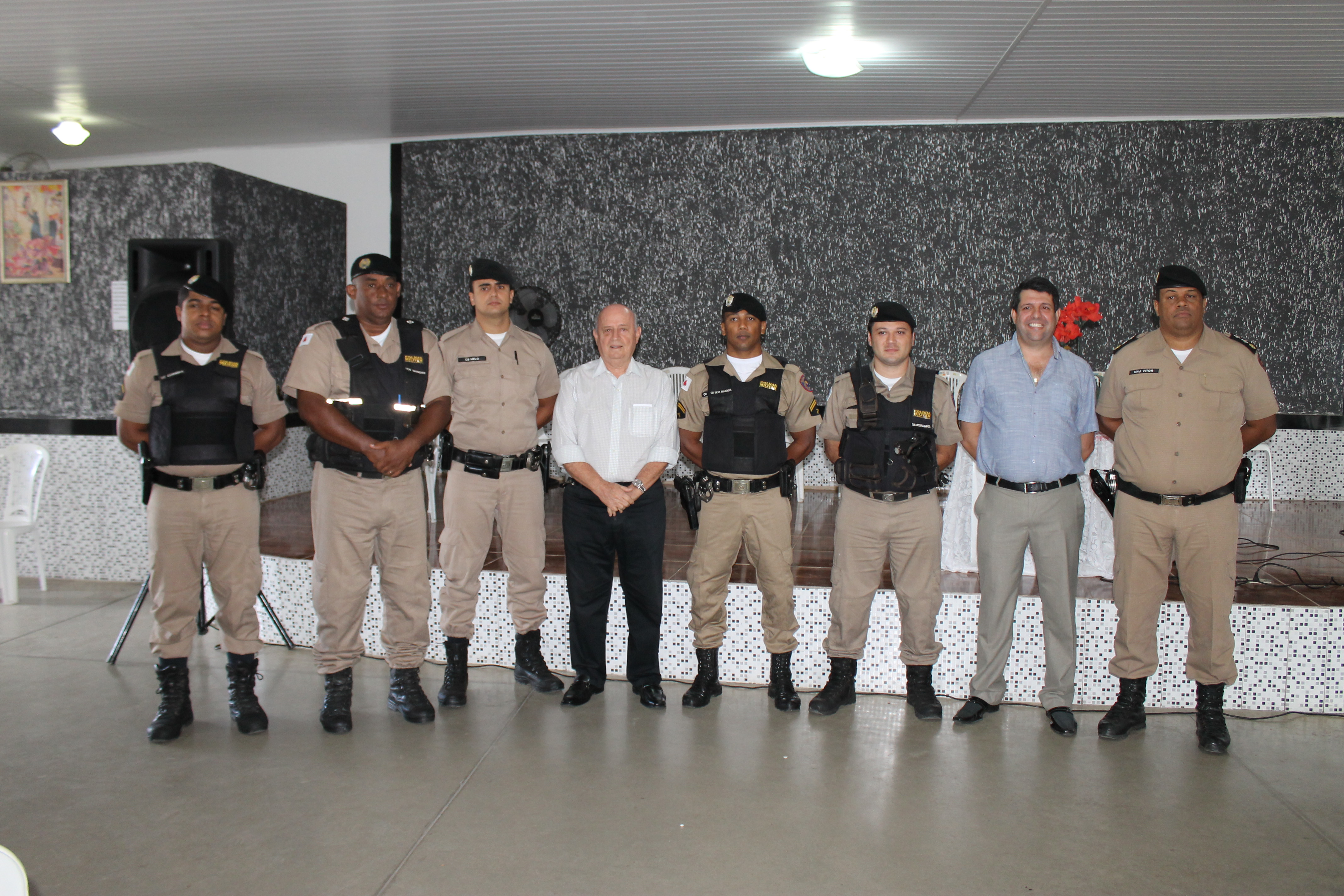 12.05.17 - Braulio Braz consegue aumento do contingente policial para Patroc&iacute;nio do Muria&eacute; e Ant&ocirc;nio Prado de Minas (5).JPG (2.37 MB)