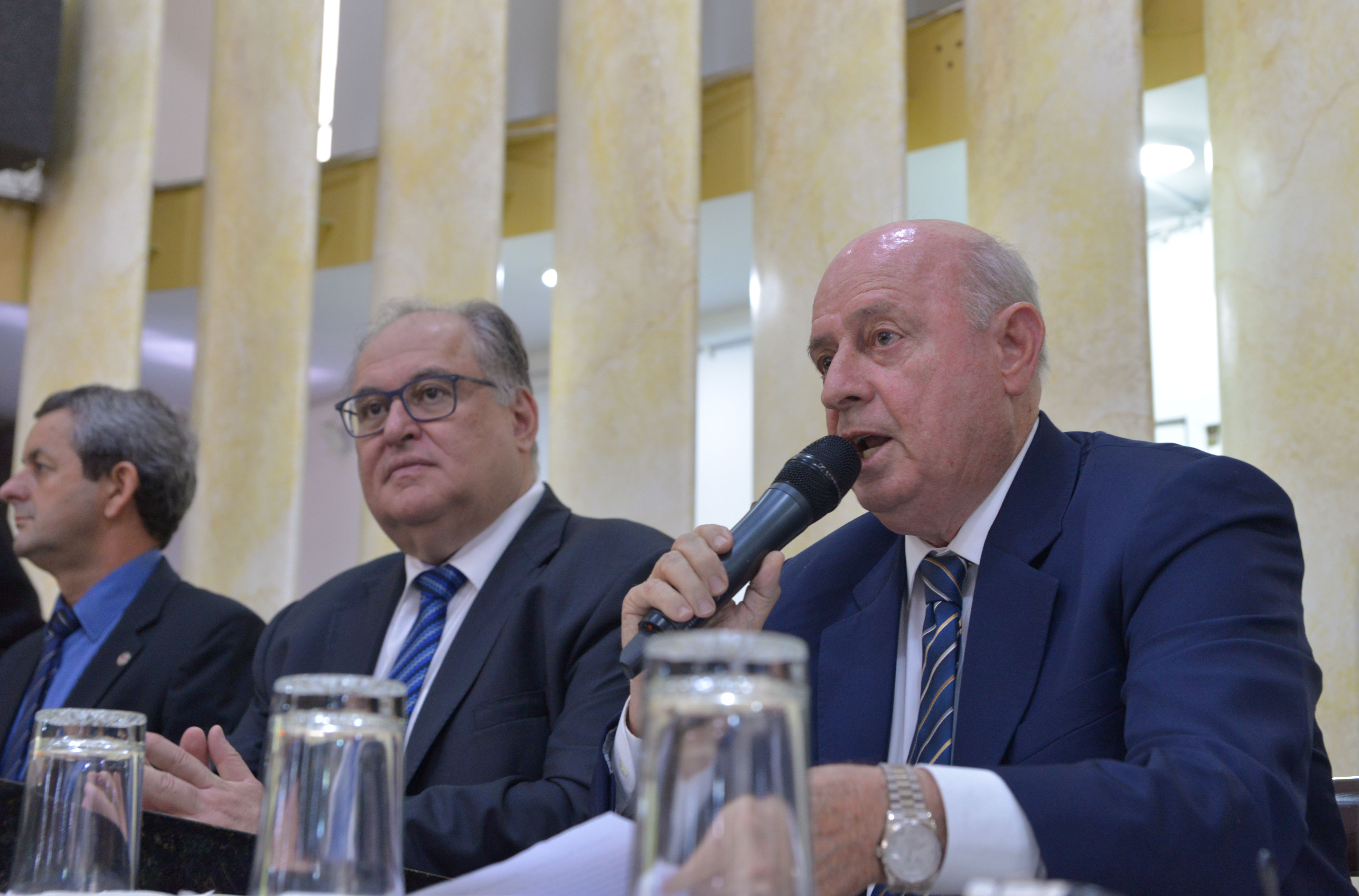 1215152.jpg (1.62 MB)