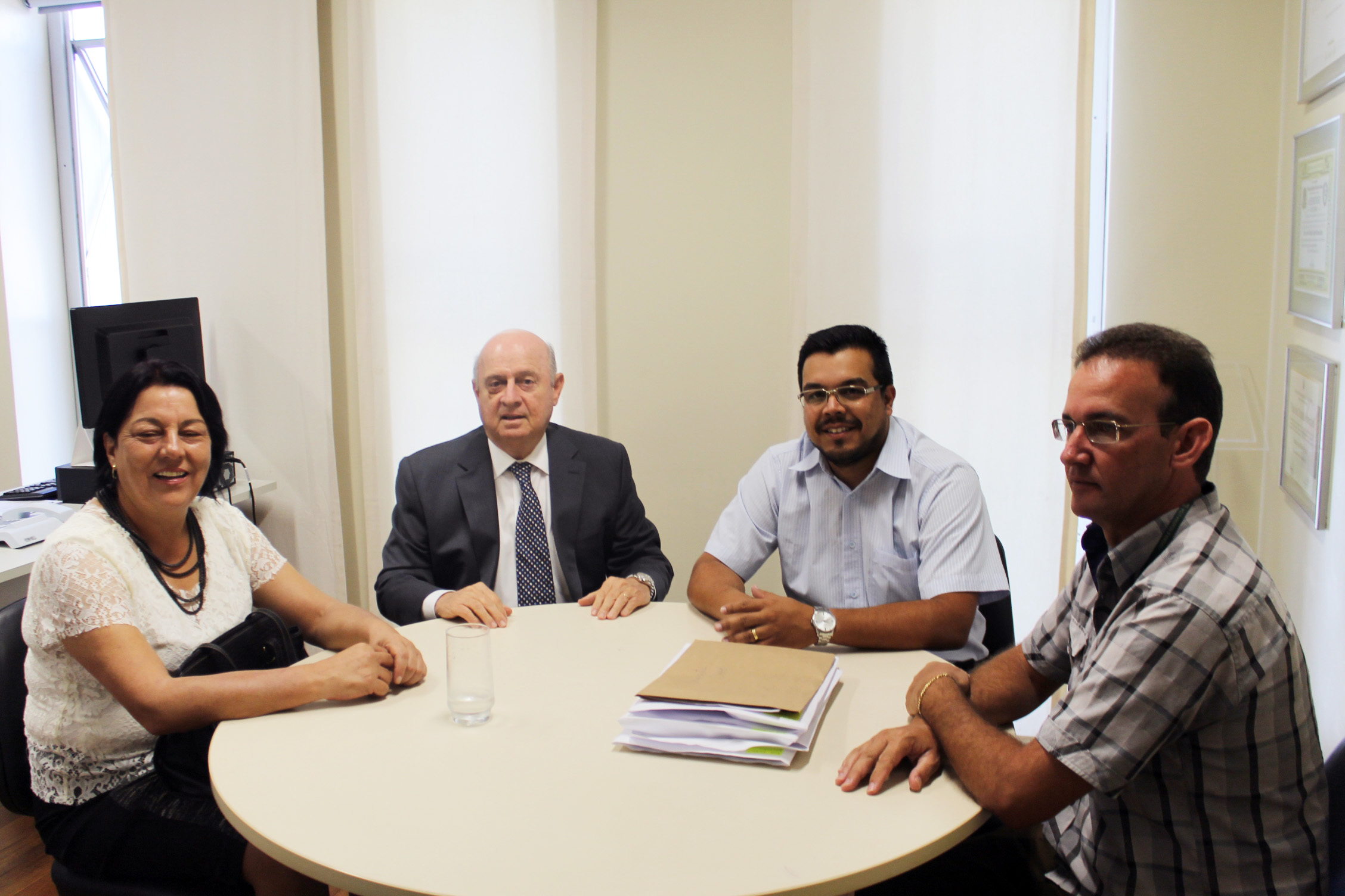 15.02.17 - Prefeita de S&atilde;o Jo&atilde;o da Mata apresenta projetos do munic&iacute;pio a Braulio Braz.JPG (541 KB)