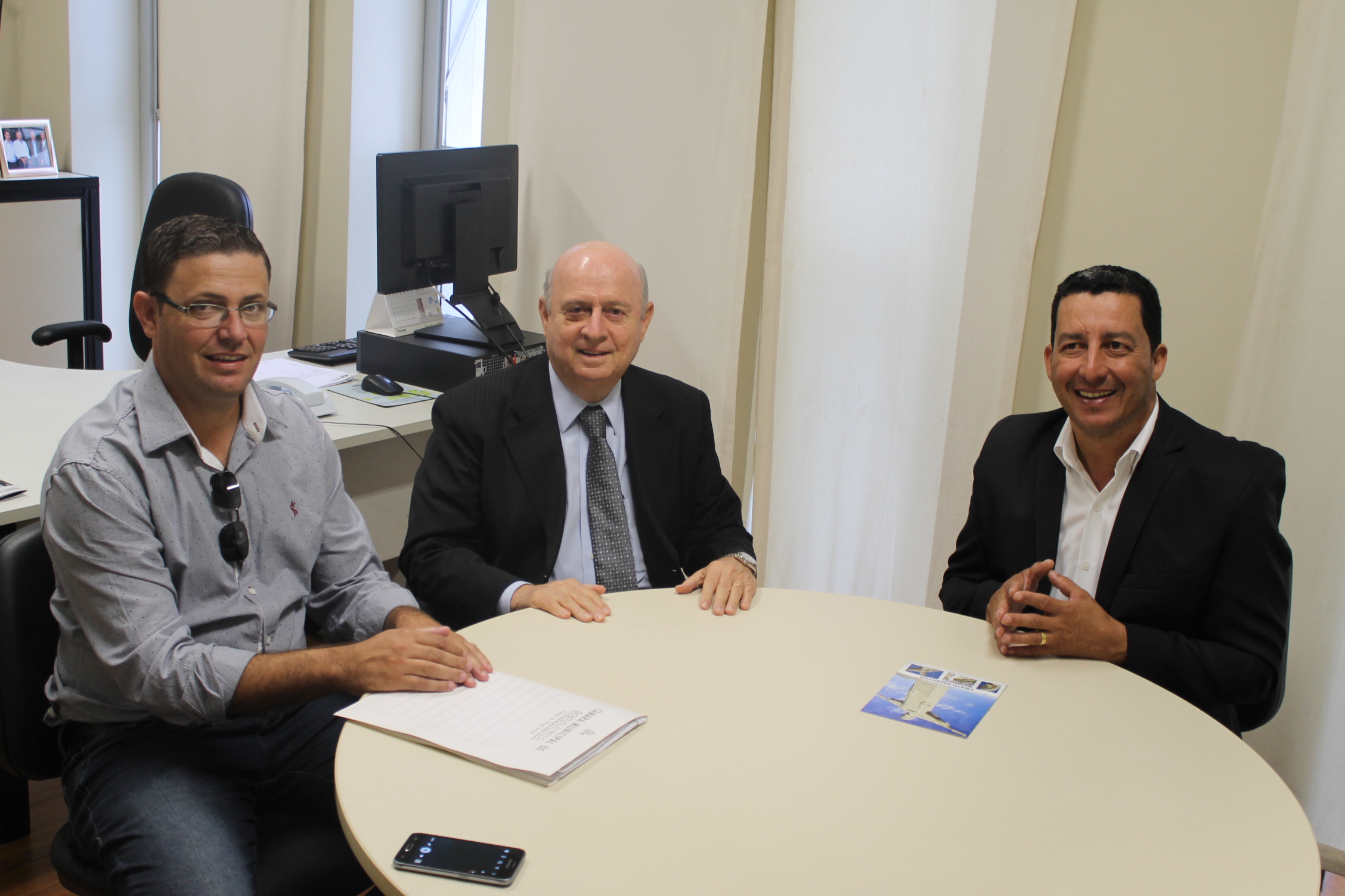 16.02.17 - Braulio Braz recebe vereadores de Serrania.JPG (1.00 MB)