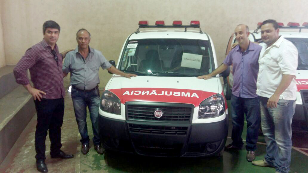 17.03.17 - Braulio Braz entrega ambul&acirc;ncia para o munic&iacute;pio de Manhumirim.JPG (158 KB)