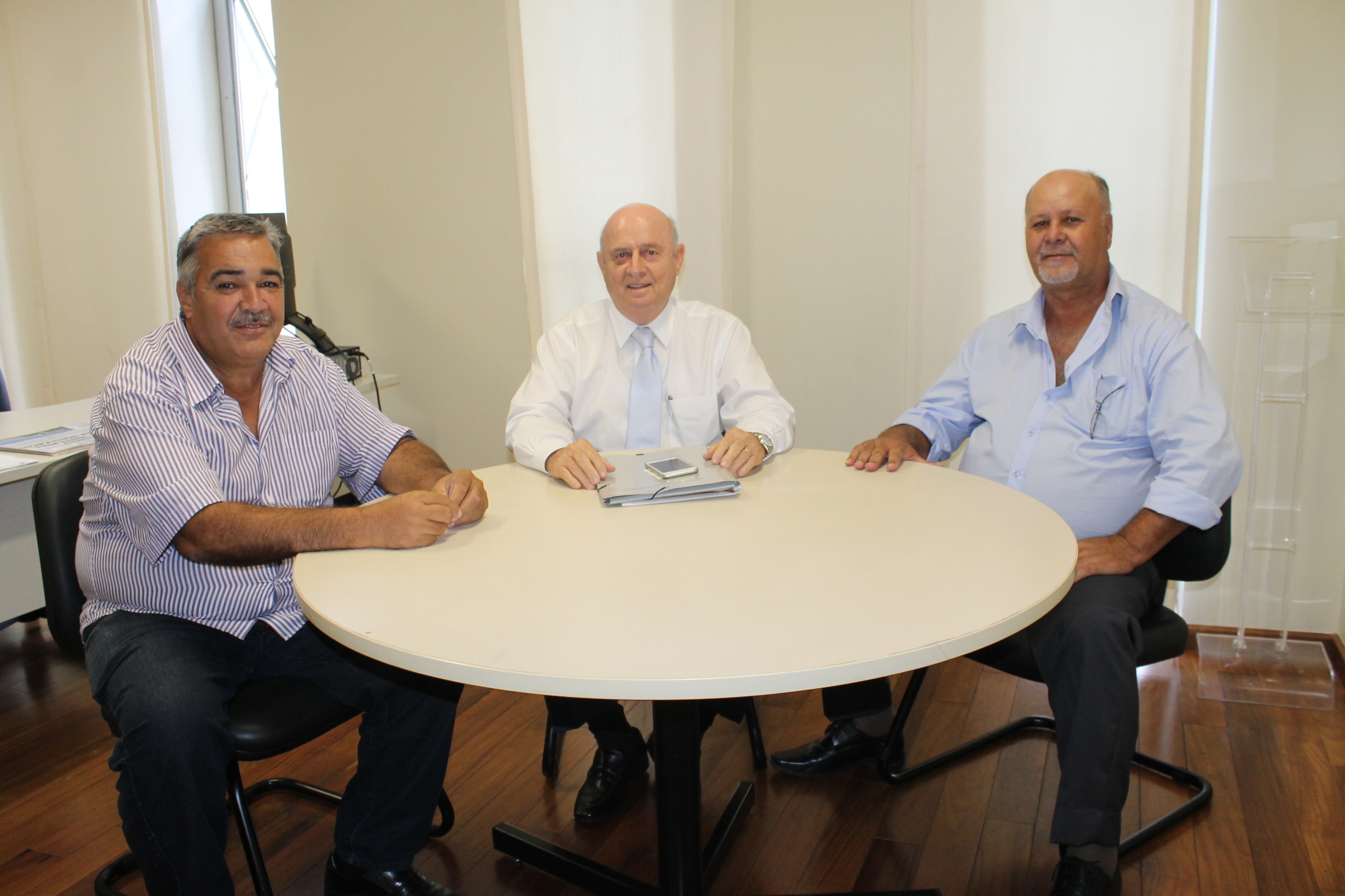 18.04.17 - Prefeito e ex-prefeito de Senador Cortes visitam Braulio Braz.JPG (1.15 MB)