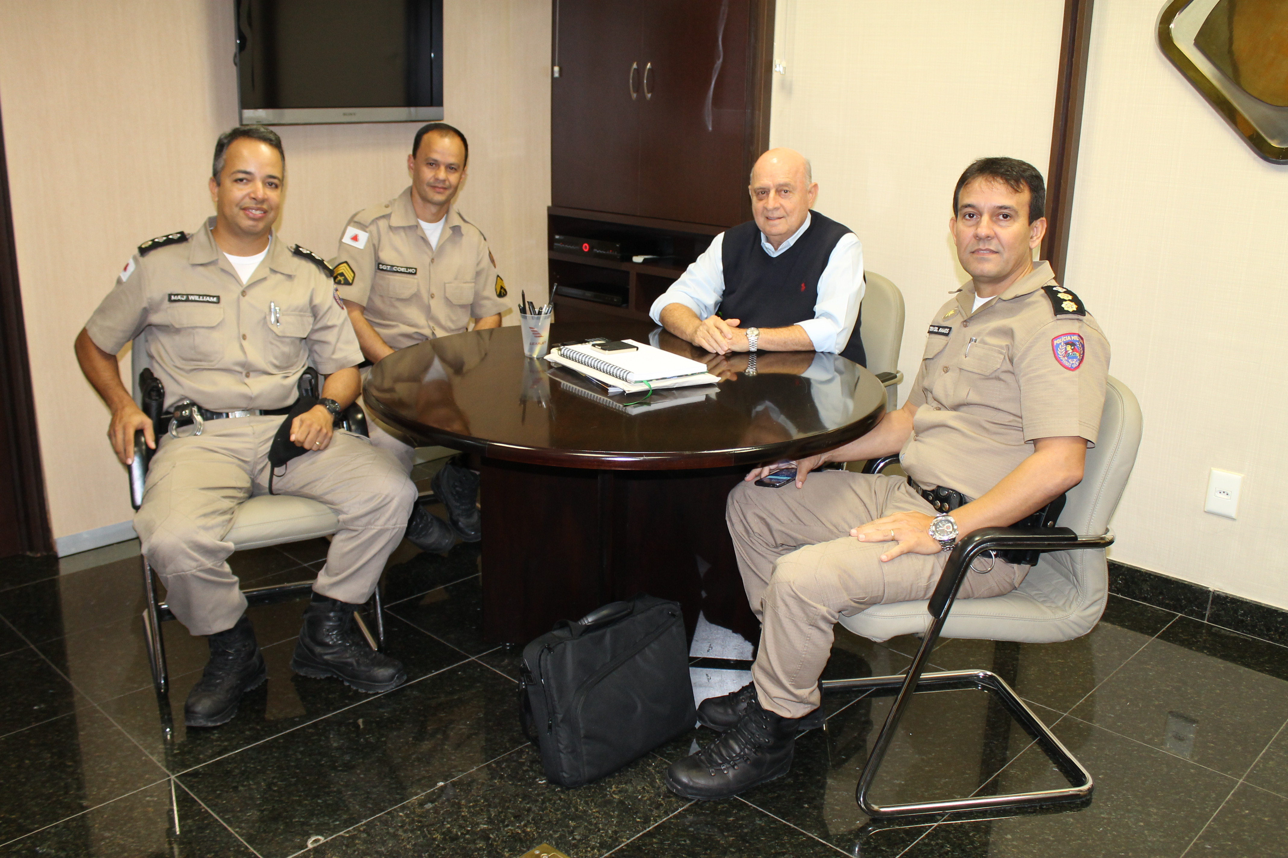 19.05.17 - Braulio Braz recebe autoridades da seguran&ccedil;a p&uacute;blica.JPG (1.88 MB)