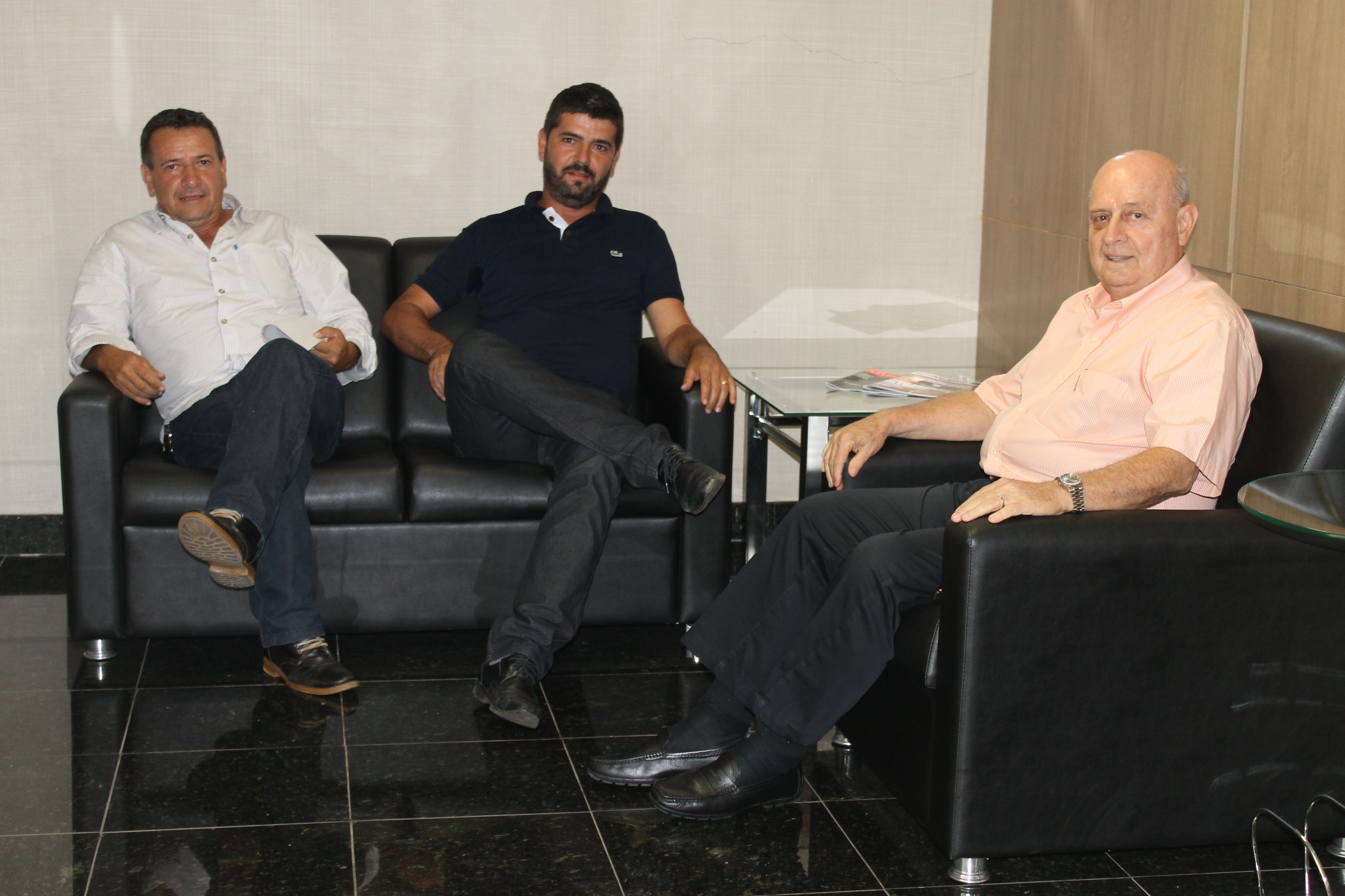 20.02.17 - Braulio Braz se re&uacute;ne com vereadores de Lajinha.JPG (1.61 MB)