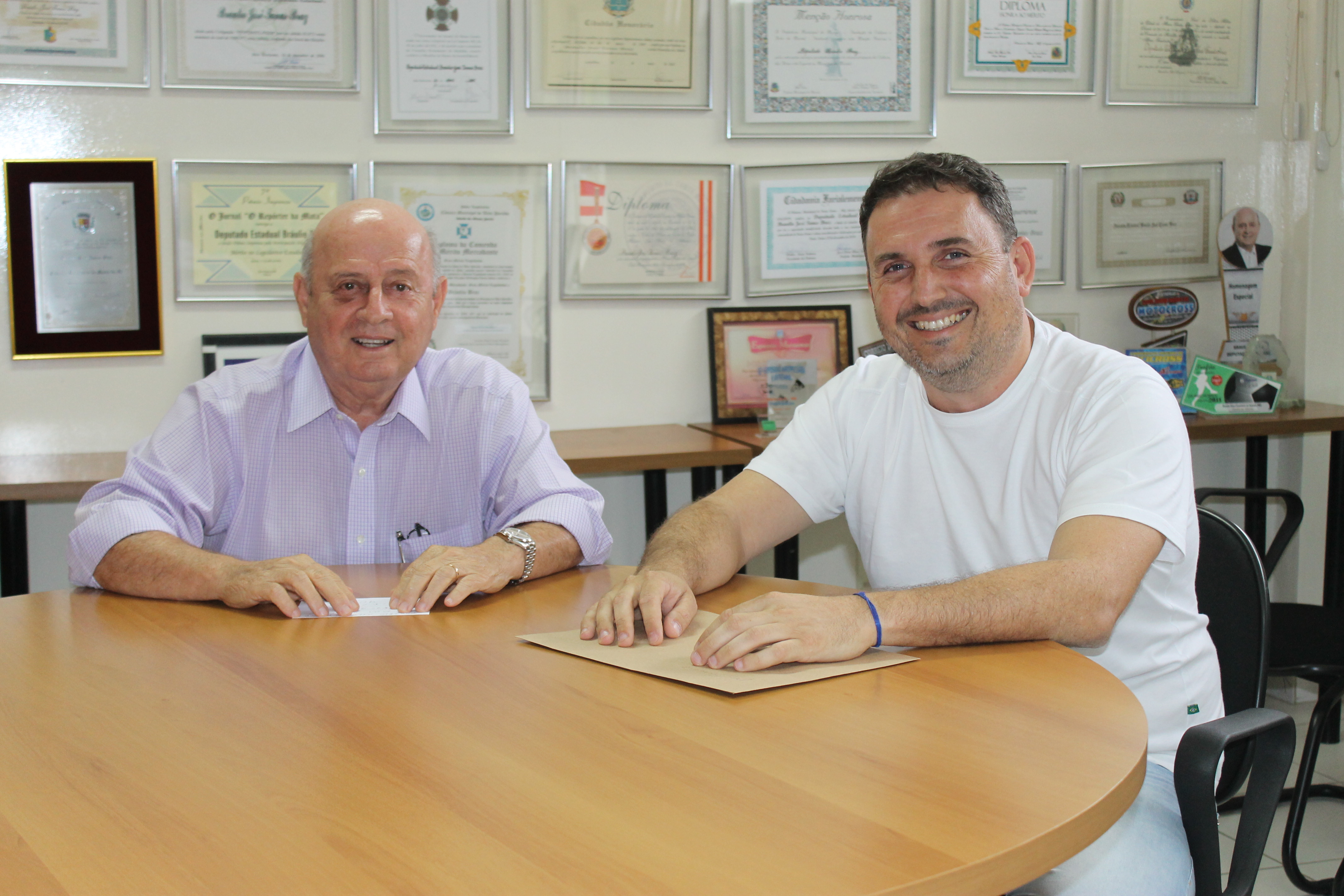 20.03.17 - Prefeito de Miradouro refor&ccedil;a parceria com deputado Braulio Braz.JPG (1.76 MB)