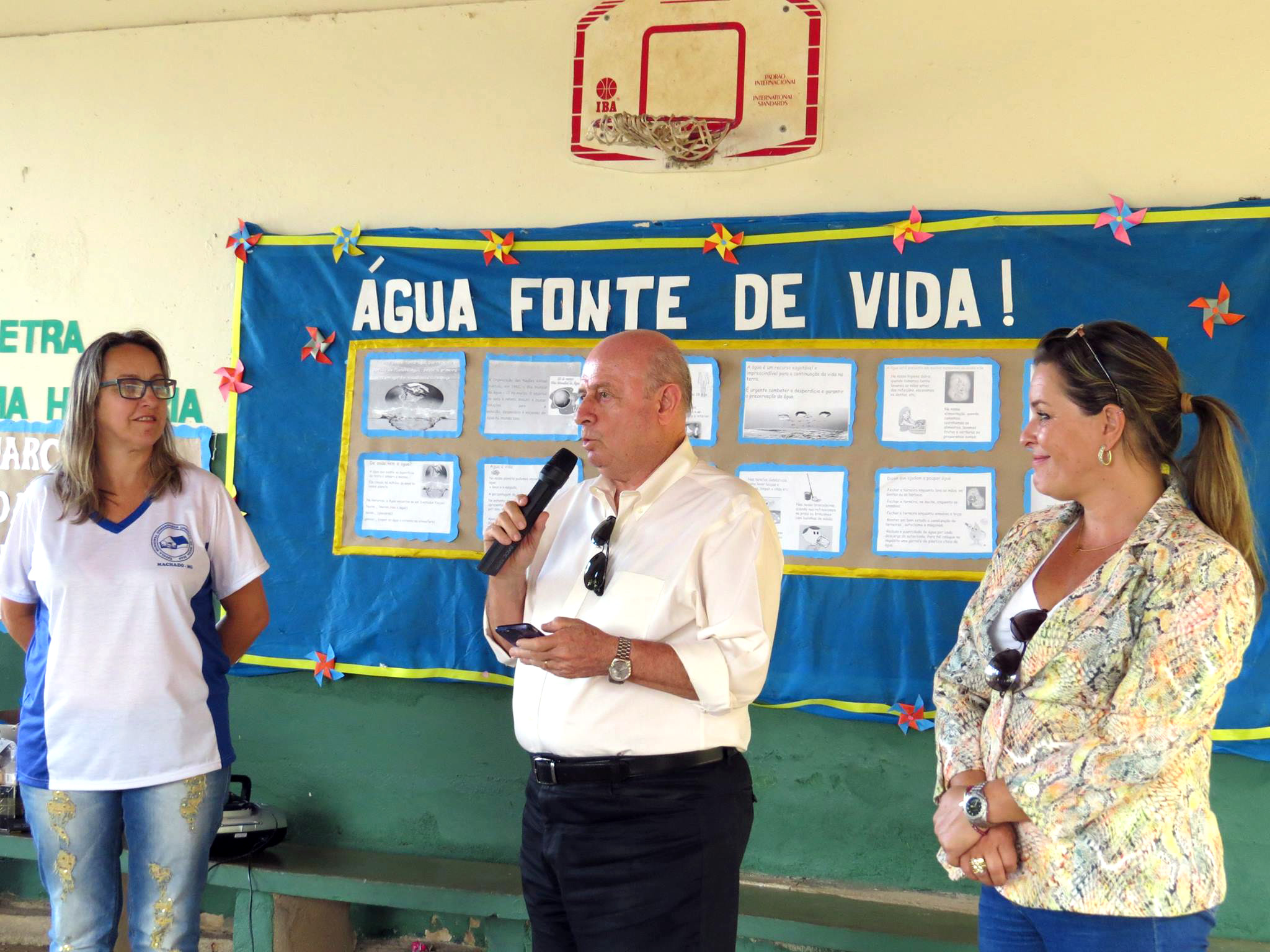 23.03.17 - Braulio Braz visita escola em Machado e recebe homenagem (4).jpg (566 KB)