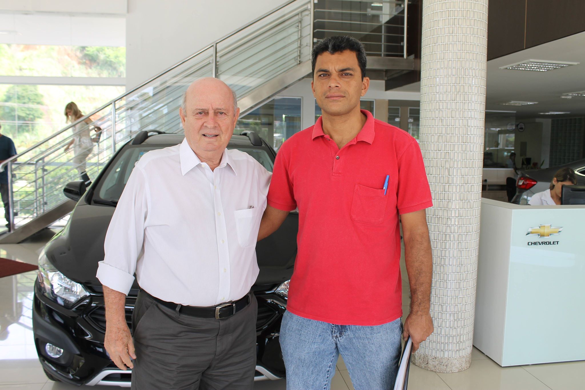 Braulio Braz recebe o presidente da Associa&ccedil;&atilde;o de Moradores do Bairro Inconfid&ecirc;ncia II, de Muria&eacute;