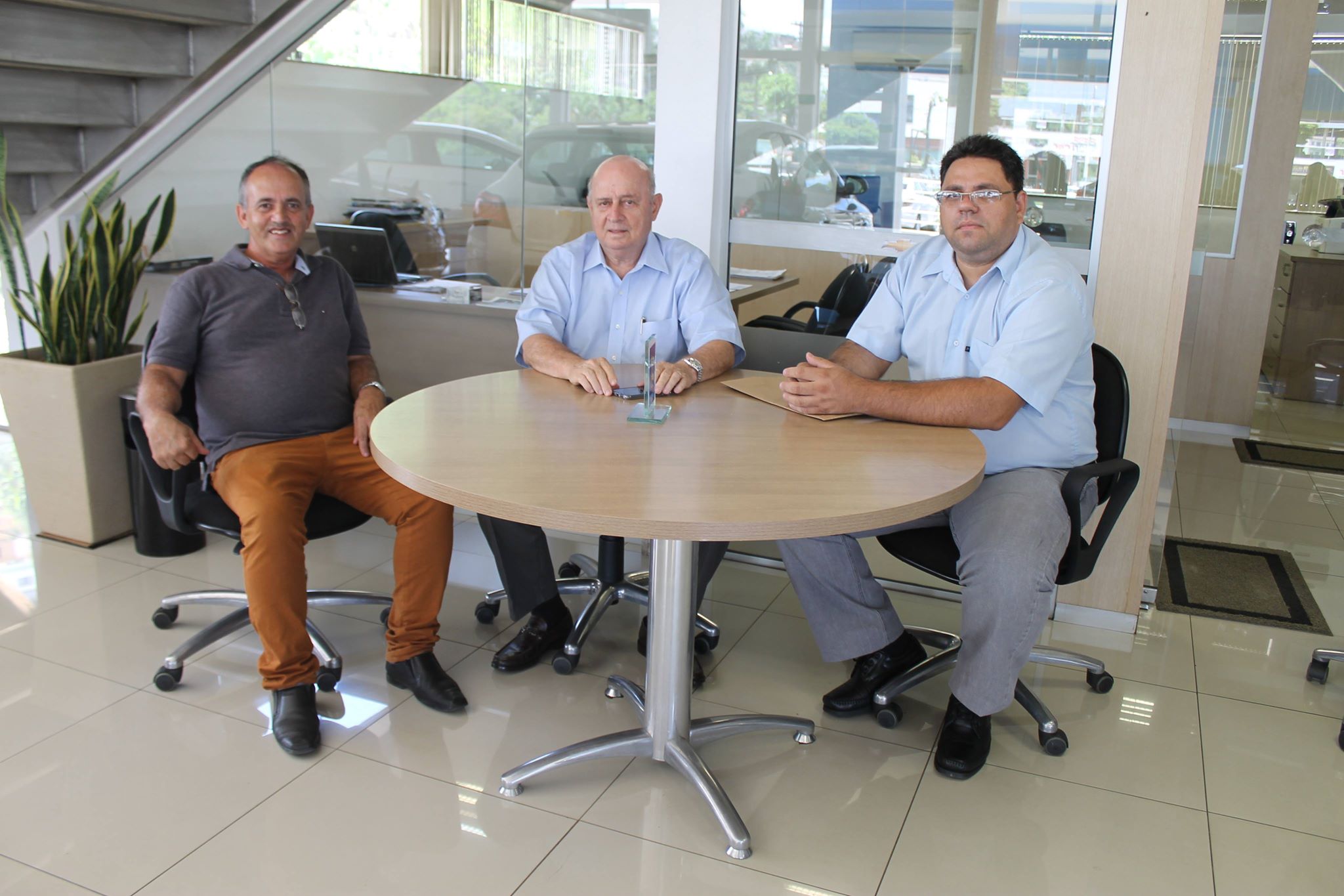 Braulio Braz recebe lideran&ccedil;as de Lajinha