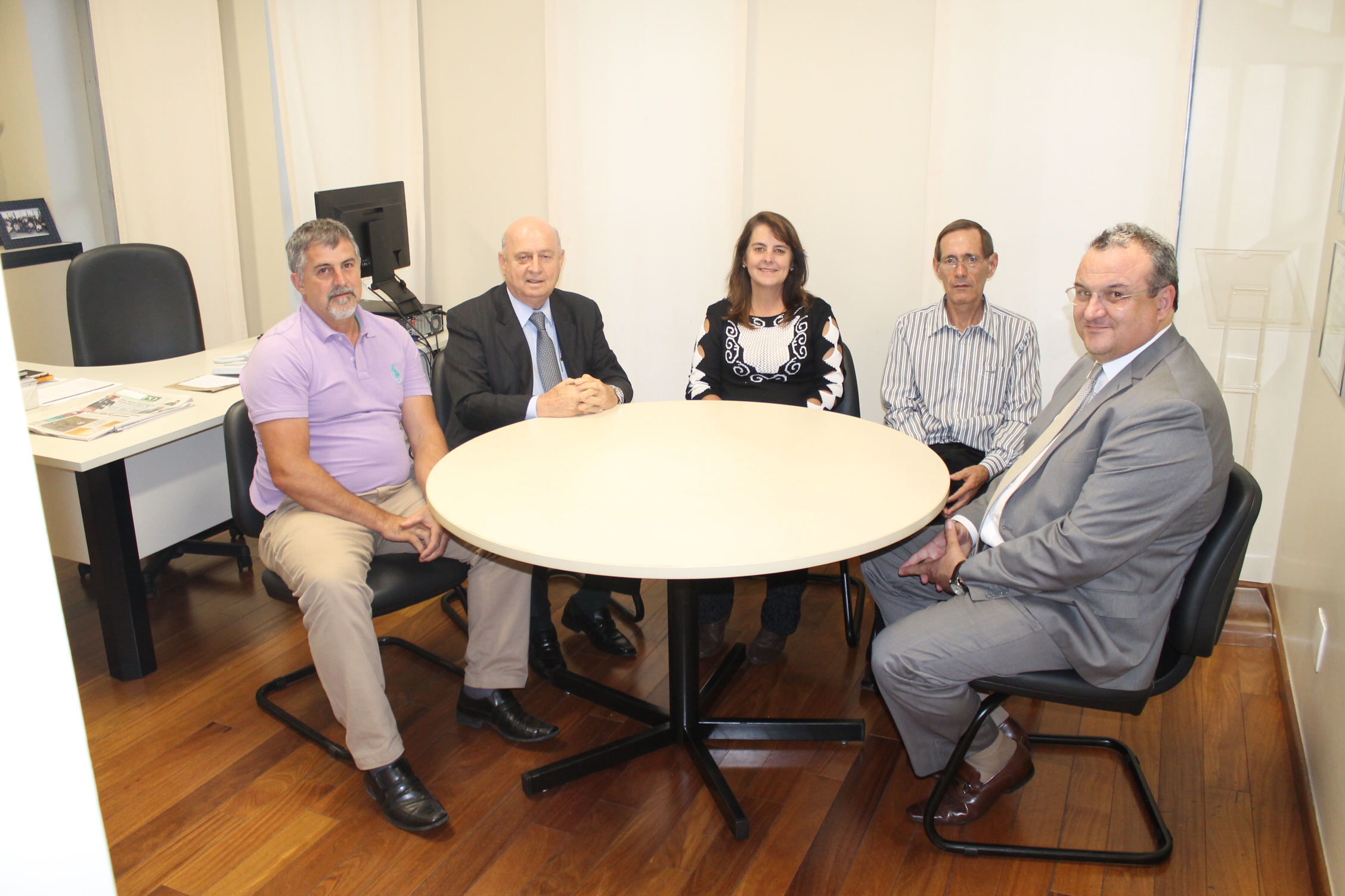 30.05.17 - Braulio Braz recebe vereadores de Ewbank da C&acirc;mara - C&oacute;pia.JPG (1.19 MB)