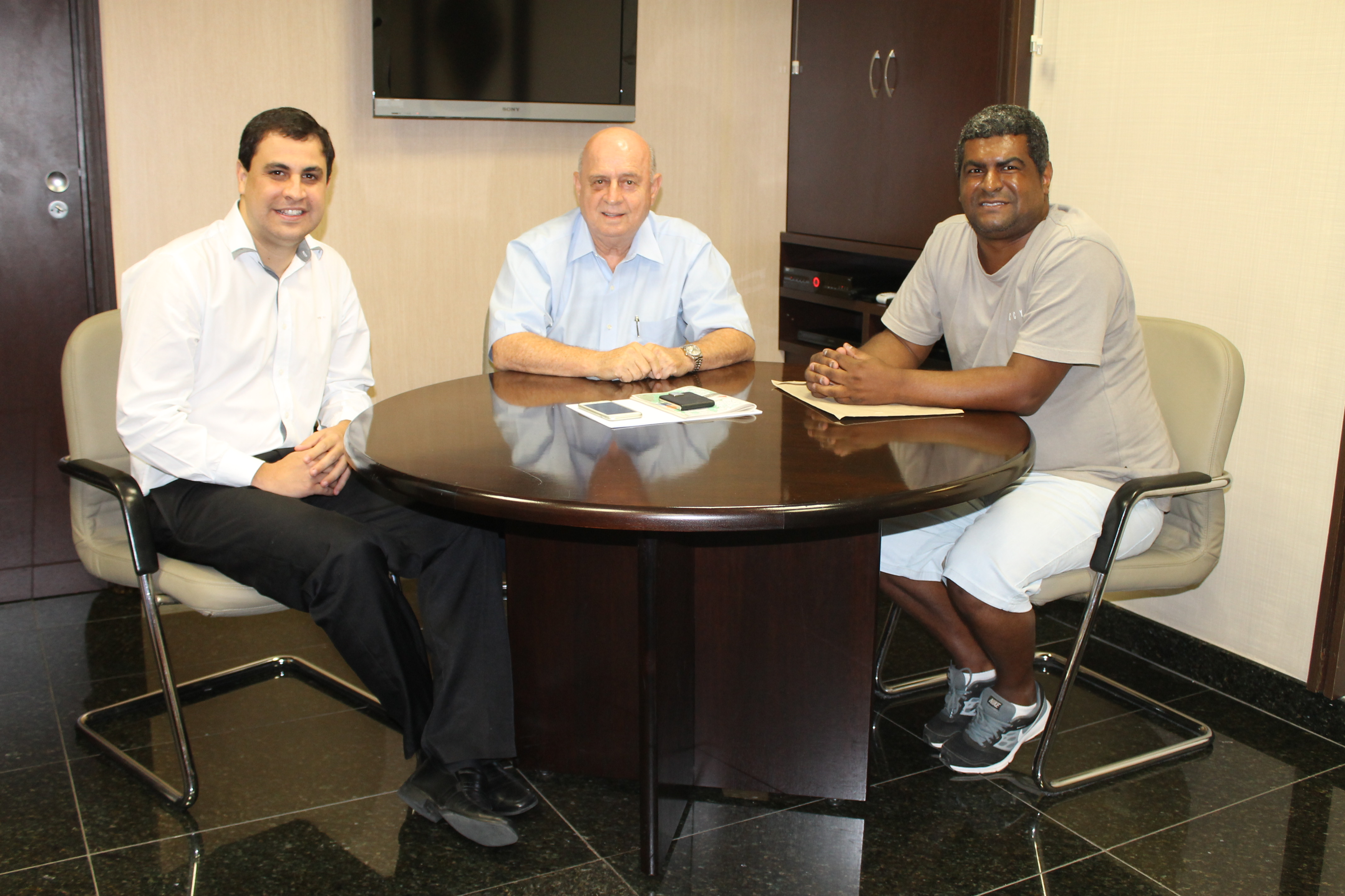 31.03.17 - Deputado Braulio Braz recepciona lideran&ccedil;as de Bar&atilde;o de Monte Alto.JPG (1.60 MB)