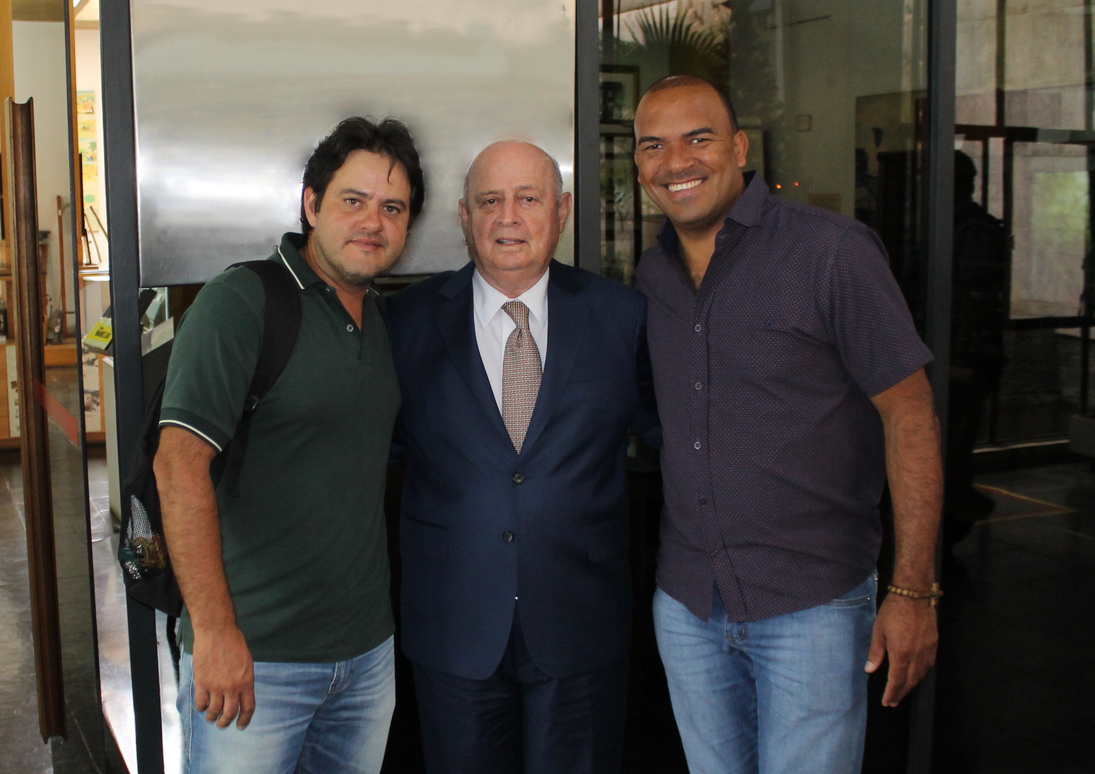 Brauliobraz_sem placa.jpg (692 KB)