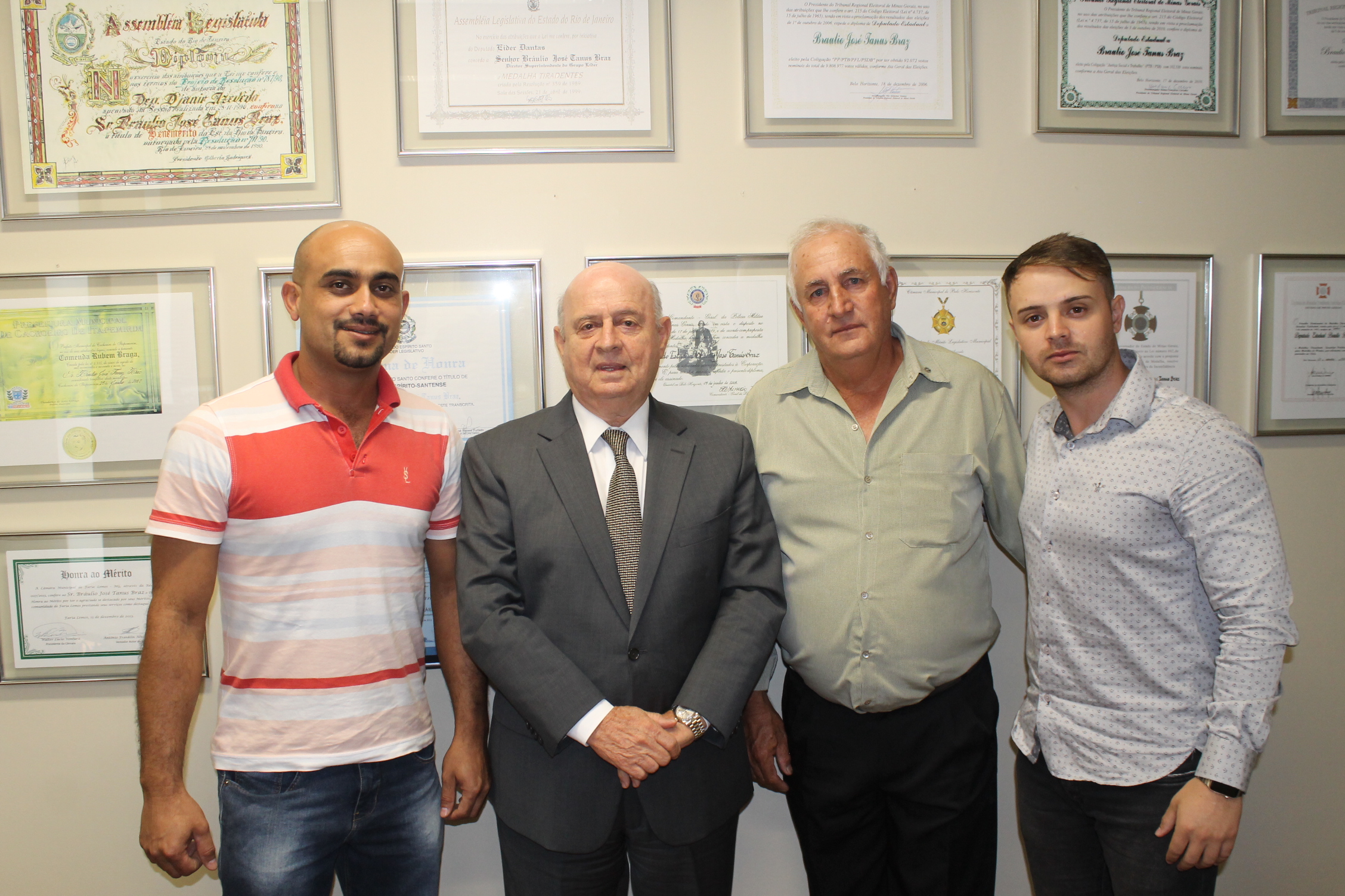 Lideran&ccedil;as de Ibi&aacute; visitam gabinete do deputado Braulio Braz