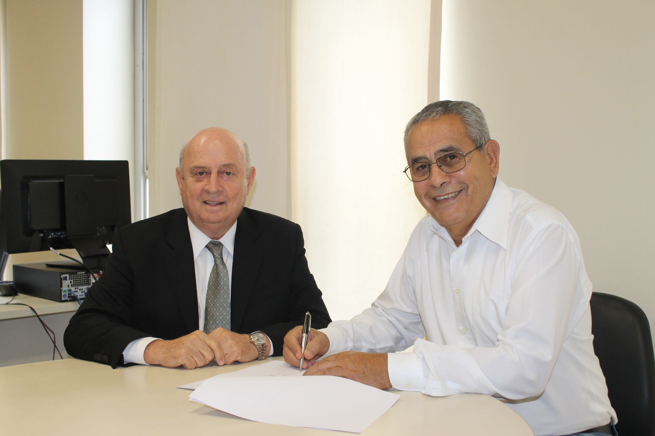 IMG_9843.JPG (984 KB)