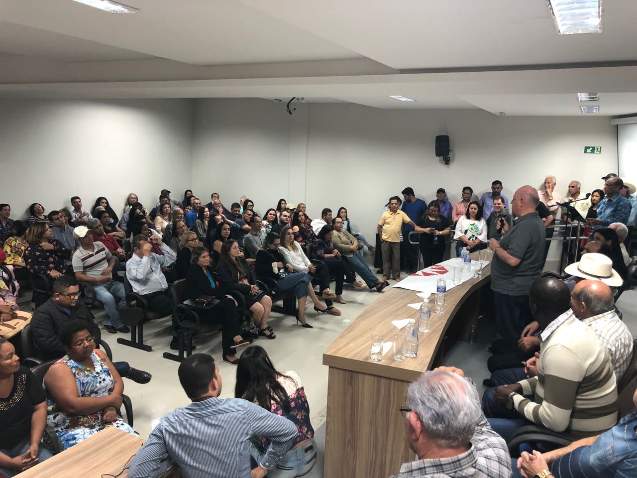 MANTENA.JPG (166 KB)