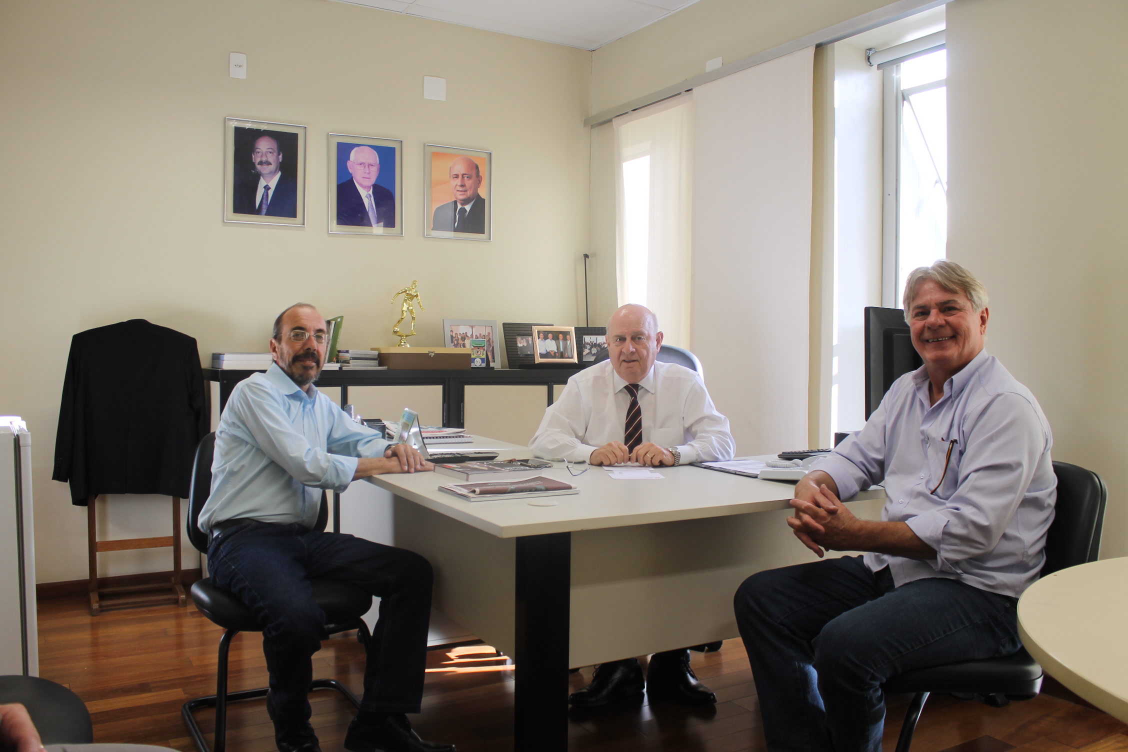 tUGUEIS.JPG (1.04 MB)